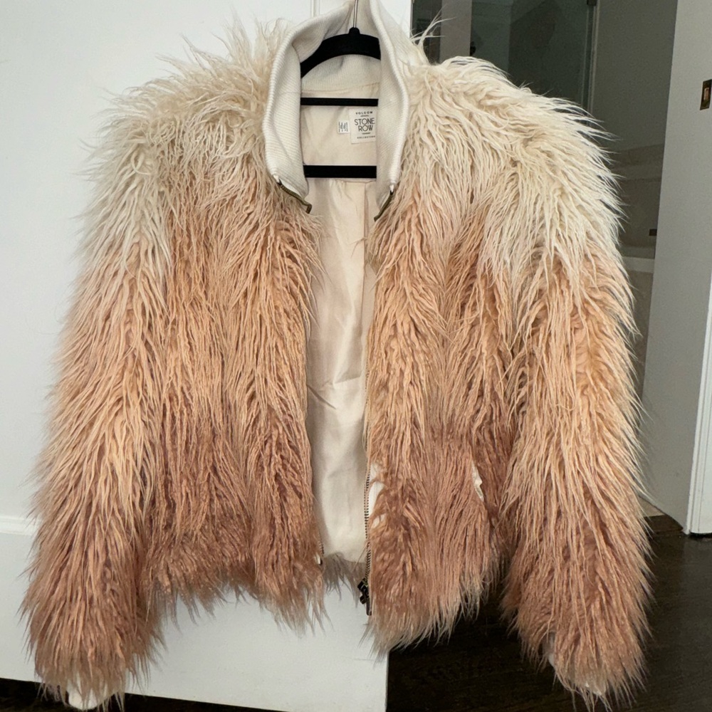 Urban outfitters ombré pink faux fur Sherpa zip up bomber coat size S